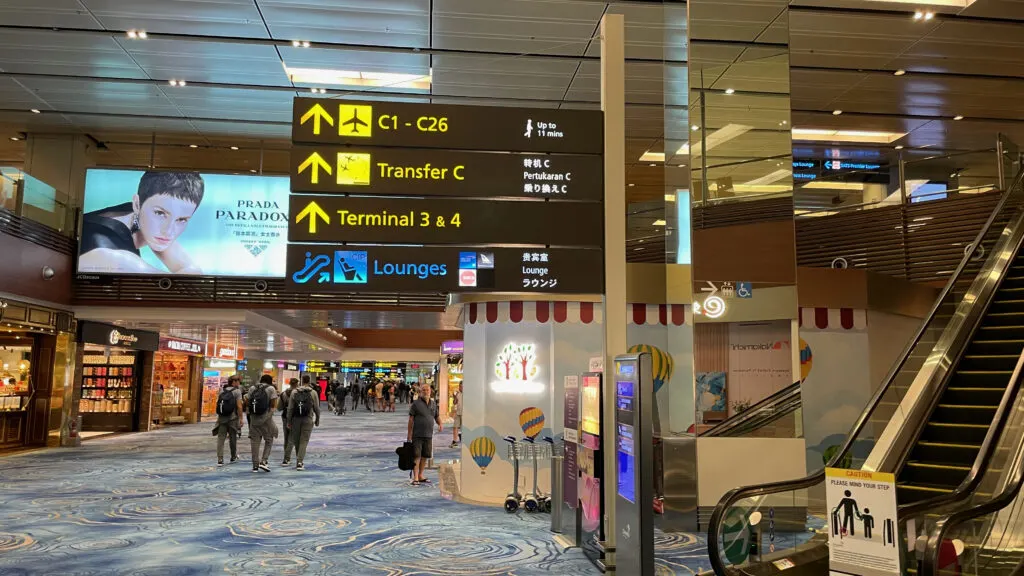 Singapore Changi Airport Lounge Sign for Qantas Lounge